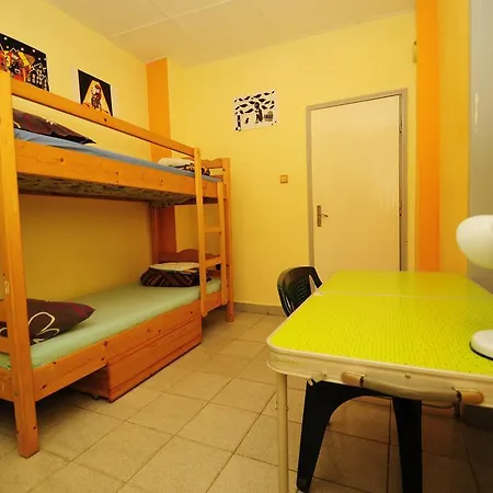 Yo Ho Hostel *